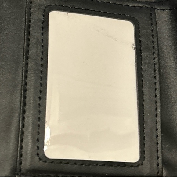 Sold Spider-Man Marvel Media Special Trifold Wallet in Red Collectors Tin - Picture 9 of 11